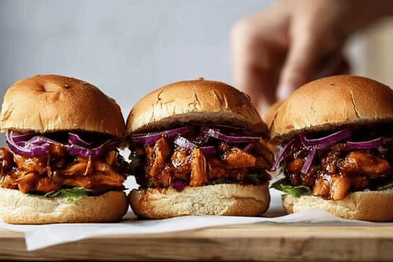 Savory sliders that satisfy cravings without meat! Perfect for BBQs. 🍔🌱