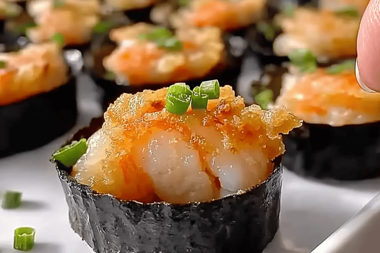 Deliciously crispy and fun to eat, these sushi cups will elevate your snacking game! 🍤🍣