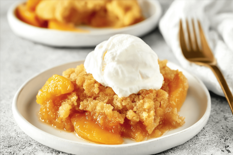 Indulge in this simple and delightful peach dump cake! It's the perfect sweet treat for any occasion! 🍑🍰