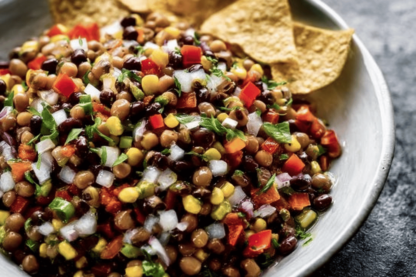 Texas Caviar is a vibrant and healthy dip that's perfect for any gathering! 🌽🥗