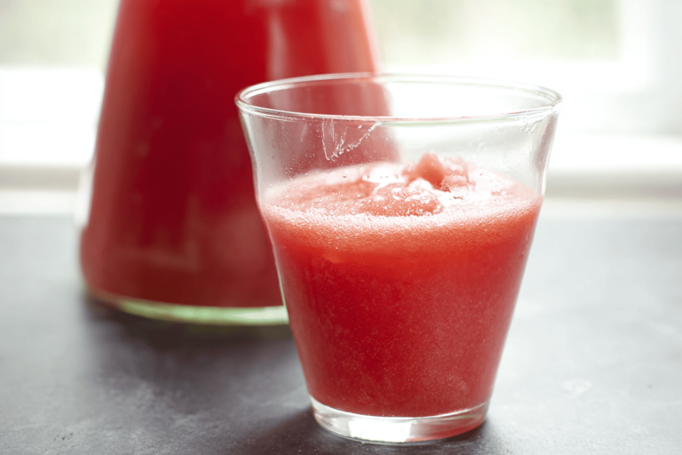 Experience the ultimate refreshment with this quick and easy watermelon juice recipe! 🍉🍹