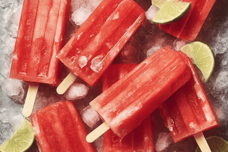 Cool off this summer with these refreshing watermelon popsicles! Perfect for hot days! 🍉🍦