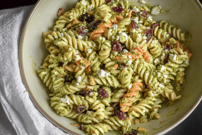 This tangy feta pesto is a delightful twist on a classic. Perfect for pasta, dips, and more! 🌿🧀