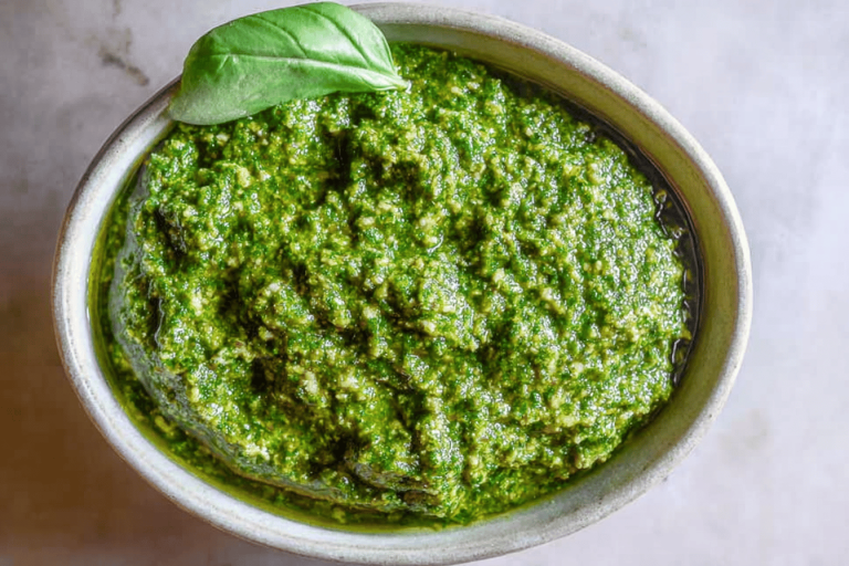 This dairy-free pesto will elevate your dishes—perfect for pasta, pizza, or chicken! 🌱🍝