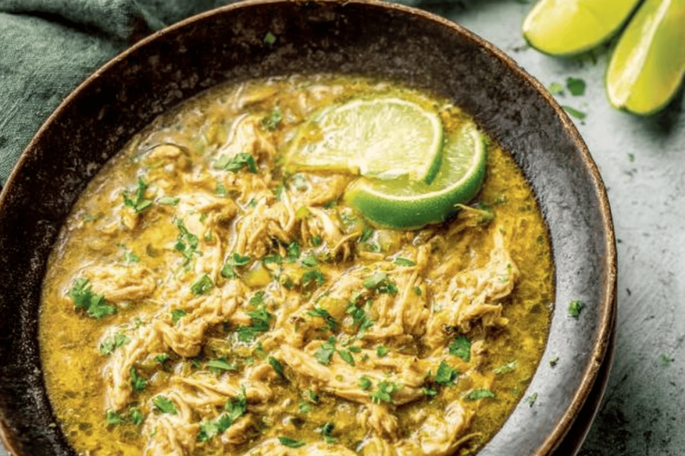 This Green Chili Chicken is a spicy, tender delight that will warm your soul! 🌶️🍗