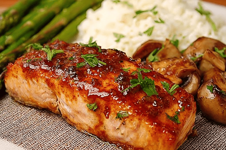 Enjoy a sweet and tangy grilled salmon with a delicious fig glaze. Perfect for any occasion! 🍣🌿