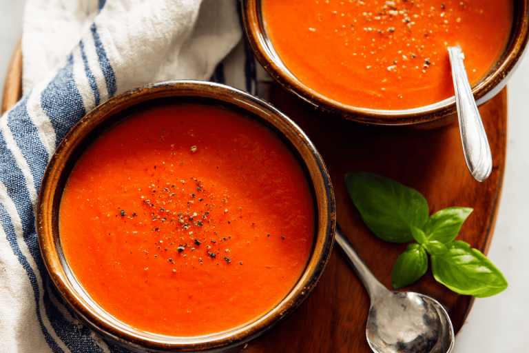 A comforting and flavorful soup to embrace the flavors of summer and cozy up this winter! 🍅🌶️