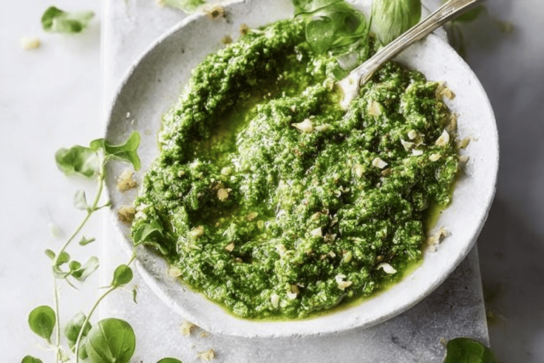 Experience the burst of flavor with this zesty watercress pesto! Perfect for pasta or rice. 🍝🌿